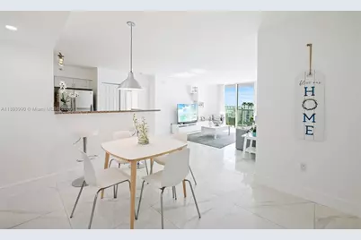 1155 Brickell Bay Dr #903, Miami, FL 33131 - Photo 3