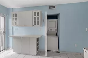 5490 W 21st Ct, Hialeah, FL 33016 - Photo 23