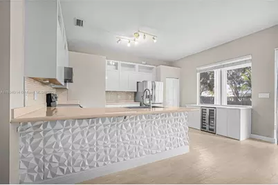 2821 Augusta Dr, Homestead, FL 33035 - Photo 9