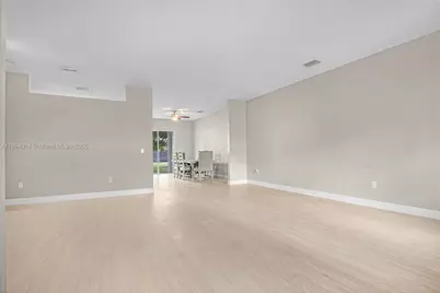 2821 Augusta Dr, Homestead, FL 33035 - Photo 3