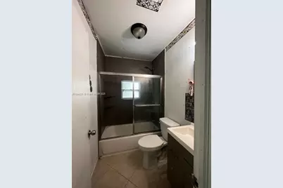 1036 NW 64th St, Miami, FL 33150 - Photo 5