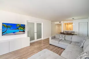 555 NE 15th St, Miami, FL 33132 - Photo 3