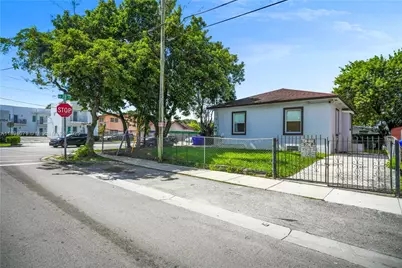 2155 NW 28th St, Miami, FL 33142 - Photo 17