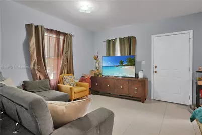 2155 NW 28th St, Miami, FL 33142 - Photo 3