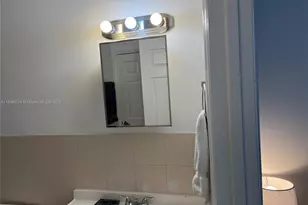 1020 SW 4th St, Miami, FL 33130 - Photo 7