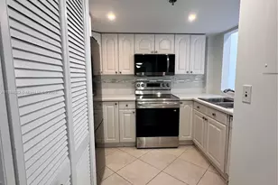 540 Brickell Key Dr, Miami, FL 33131 - Photo 3