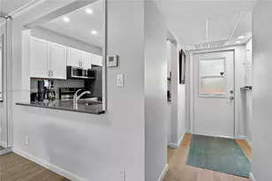 4706 NW 36th St, Lauderdale Lakes, FL 33319 - Photo 13