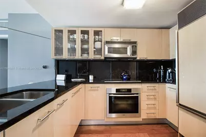 6801 Collins Ave #1101, Miami Beach, FL 33141 - Photo 21