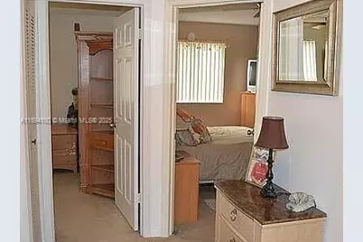 5920 York Ln, Davie, FL 33331 - Photo 17