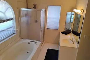 5920 York Ln, Davie, FL 33331 - Photo 23