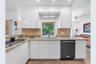 1030 Johnson St, Hollywood, FL 33019 - Photo 3