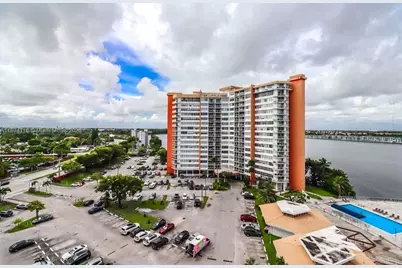 1351 NE Miami Gardens Dr #1001E, Miami, FL 33179 - Photo 17