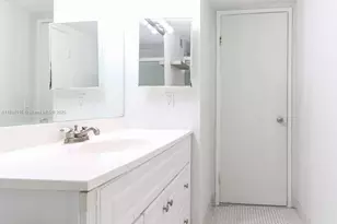 1351 NE Miami Gardens Dr, Miami, FL 33179 - Photo 9