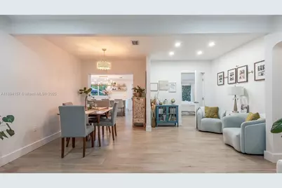 1015 NE 119th St, Biscayne Park, FL 33161 - Photo 15