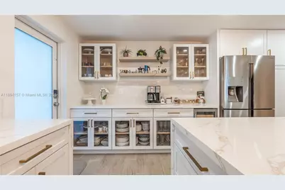 1015 NE 119th St, Biscayne Park, FL 33161 - Photo 7