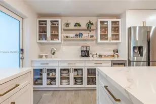 1015 NE 119th St, Biscayne Park, FL 33161 - Photo 7