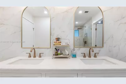 1015 NE 119th St, Biscayne Park, FL 33161 - Photo 25