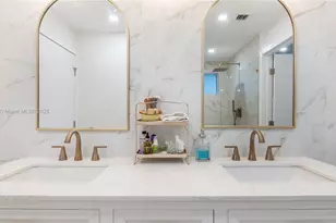 1015 NE 119th St, Biscayne Park, FL 33161 - Photo 25