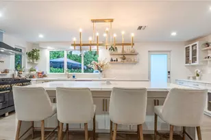 1015 NE 119th St, Biscayne Park, FL 33161 - Photo 9