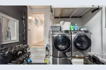 1015 NE 119th St, Biscayne Park, FL 33161 - Photo 37