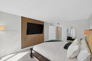 2401 Collins Ave, Miami Beach, FL 33140 - Photo 25