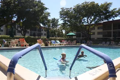 8962 S Hollybrook Blvd #202, Pembroke Pines, FL 33025 - Photo 23