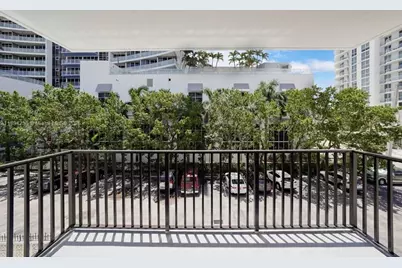 3000 Riomar St #308, Fort Lauderdale, FL 33304 - Photo 11