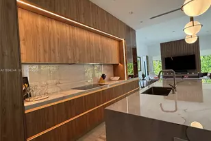 1515 Urbino, Coral Gables, FL 33146 - Photo 11