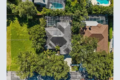 2706 Skimmer Point Dr S Gulfport, Saint Petersburg, FL 33707 - Photo 9