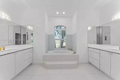 2706 Skimmer Point Dr S Gulfport, Saint Petersburg, FL 33707 - Photo 35