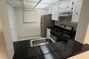 17901 NW 68th Ave, Hialeah, FL 33015 - Photo 9