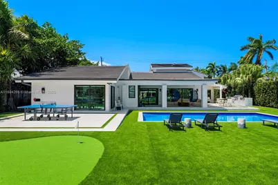 207 Holiday Dr, Hallandale Beach, FL 33009 - Photo 9