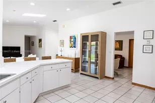 8192 SW 90th Ave, Miami, FL 33173 - Photo 11