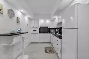 3901 S Ocean Dr, Hollywood, FL 33019 - Photo 5