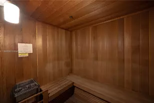 1300 Brickell Bay Dr, Miami, FL 33131 - Photo 37