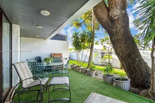 19440 NE 26th Ave, Miami, FL 33180 - Photo 31