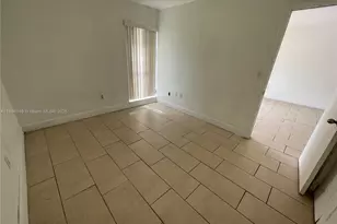 4721 NW 7th St, Miami, FL 33126 - Photo 13