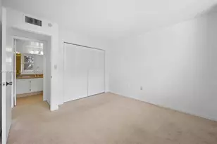 1300 NE Miami Gardens Dr, Miami, FL 33179 - Photo 9