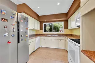 2750 SE 3rd St, Pompano Beach, FL 33062 - Photo 5