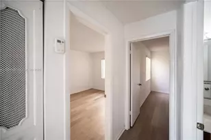 6845 NW 169th St, Hialeah, FL 33015 - Photo 11