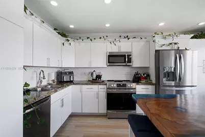 1201 S Riverside Dr #301, Pompano Beach, FL 33062 - Photo 7