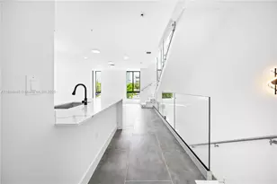 526 SW 2nd St, Miami, FL 33130 - Photo 9