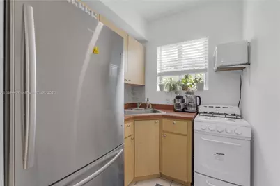 1027 S Euclid Ave #12, Miami Beach, FL 33139 - Photo 15