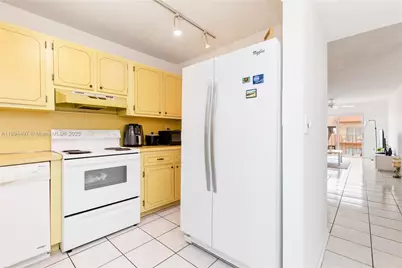 1630 W 46th St #514B, Hialeah, FL 33012 - Photo 11