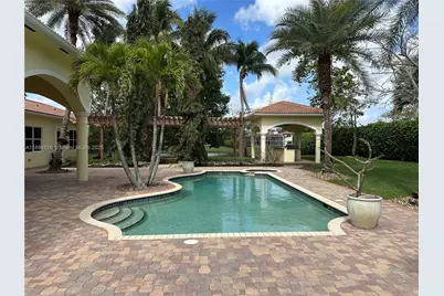 2273 Phoenix Ave, Davie, FL 33324 - Photo 3