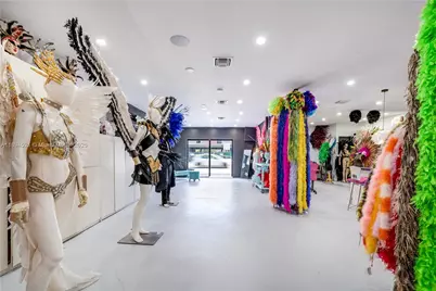 1121 NW 29th St, Miami, FL 33127 - Photo 21