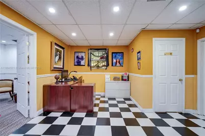 1121 NW 29th St, Miami, FL 33127 - Photo 15