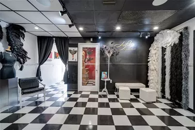 1121 NW 29th St, Miami, FL 33127 - Photo 13