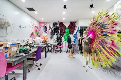 1121 NW 29th St, Miami, FL 33127 - Photo 25