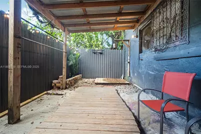1121 NW 29th St, Miami, FL 33127 - Photo 23